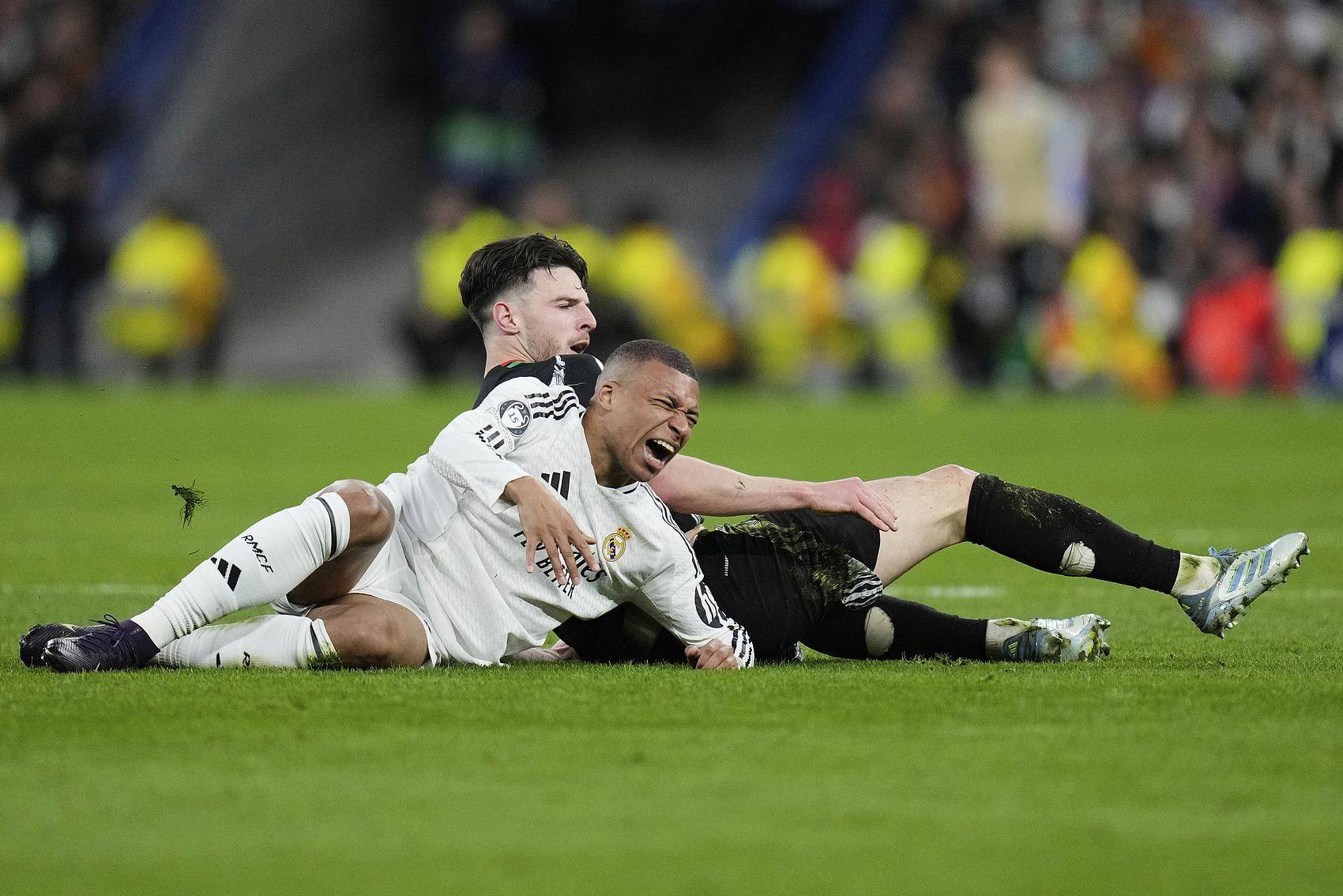 爱游戏- 阿森纳发布备战花絮,赛后篮板制胜,欧联任务艰巨,细节决定成败