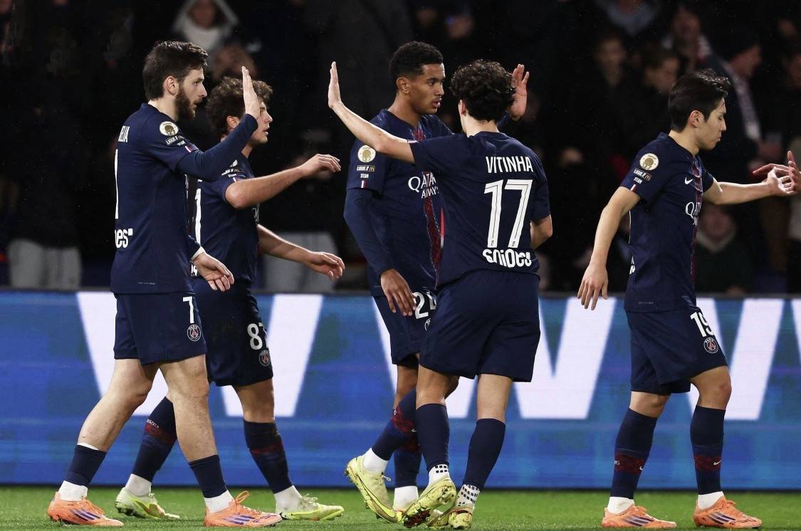 AYX-德布劳内在巴黎圣日耳曼比赛中回归赛场，势不可挡引发热议！的简单介绍