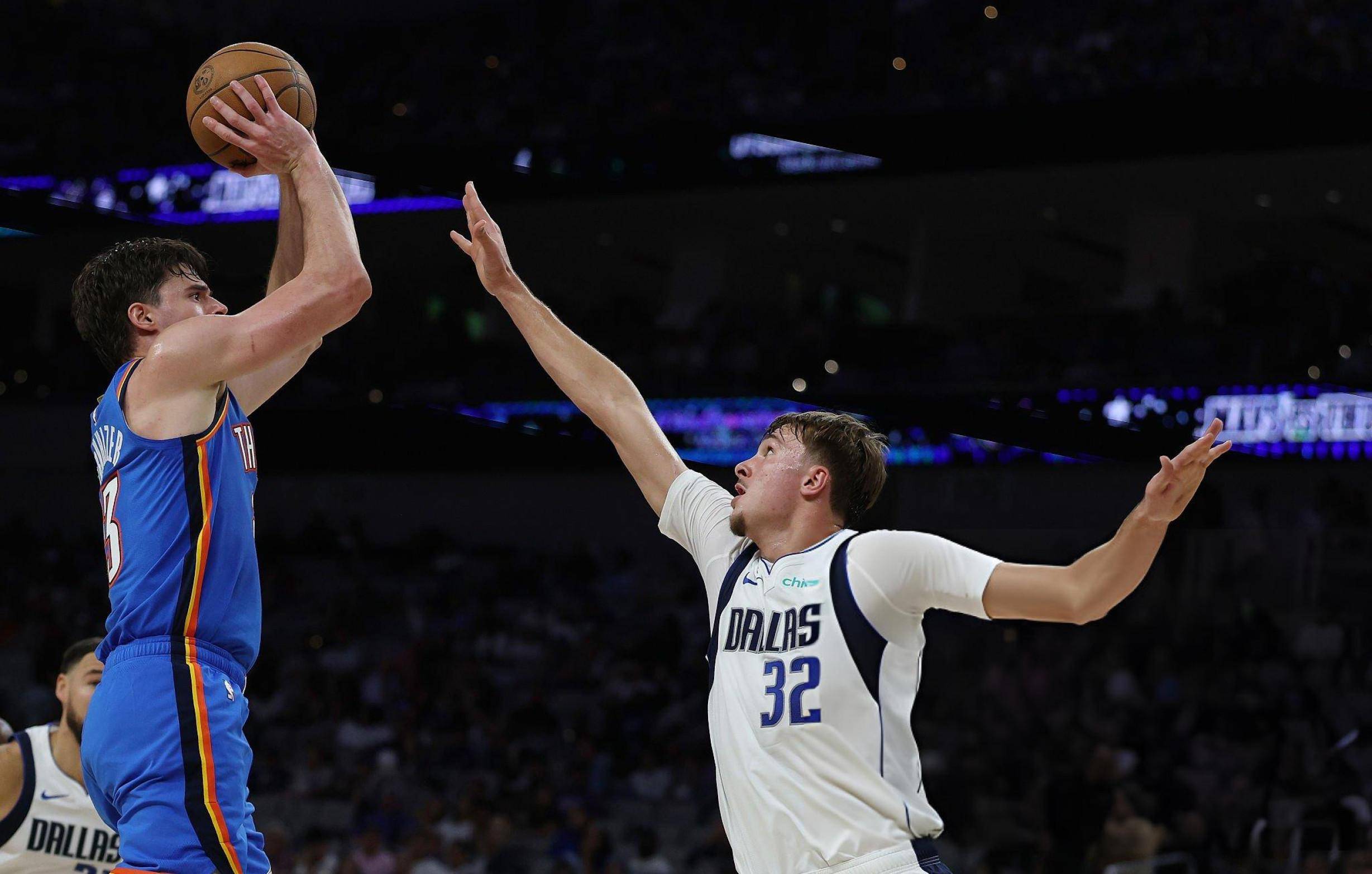 爱游戏体育-包含Rookie在独行侠比赛中高光表现，赛事规则更新引发热议！的词条