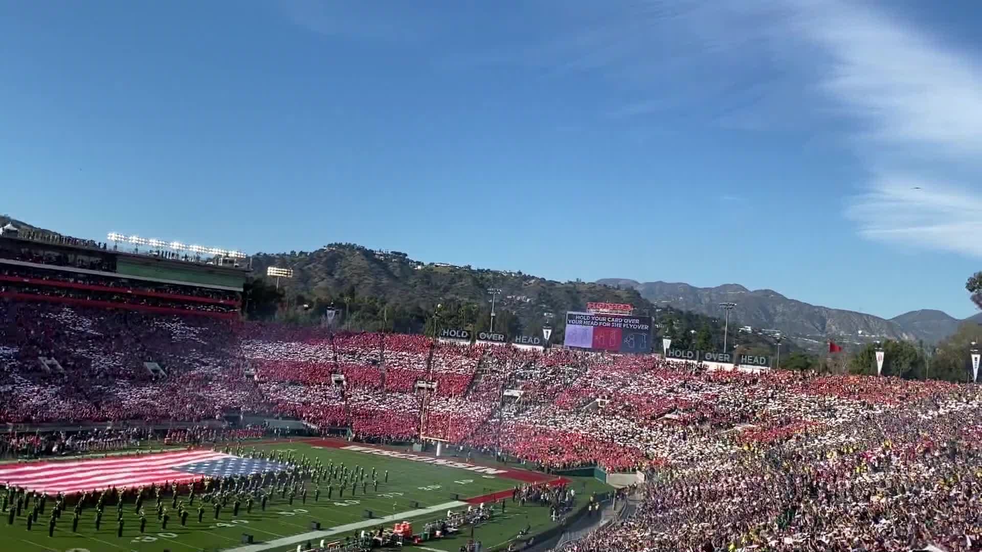 AYX-浓眉哥回归赛场，挺进下一轮首场状态亮眼，雄鹿观众沸腾！的简单介绍